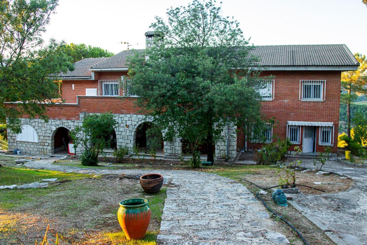 Casa Cadalso, Mirador De Gredos, Madrid Guest House Cadalso de los Vidrios Exterior photo
